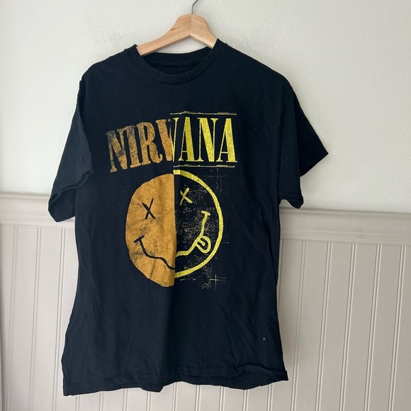 NIRVANA Large Black and Yellow Graphic Band Tee - Picture 1 of 3